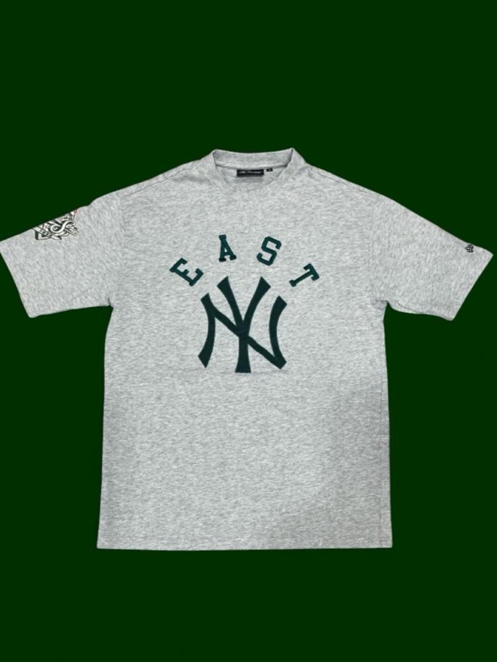 New Era Men's Grey and Green T-shirt